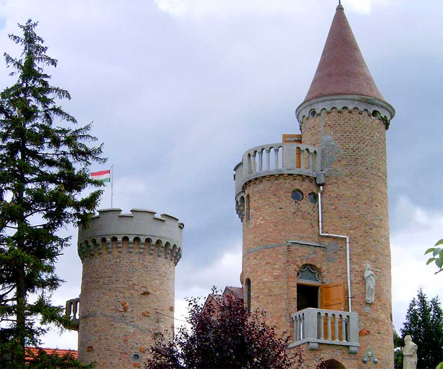 Bory-vár - Csúcsos torony