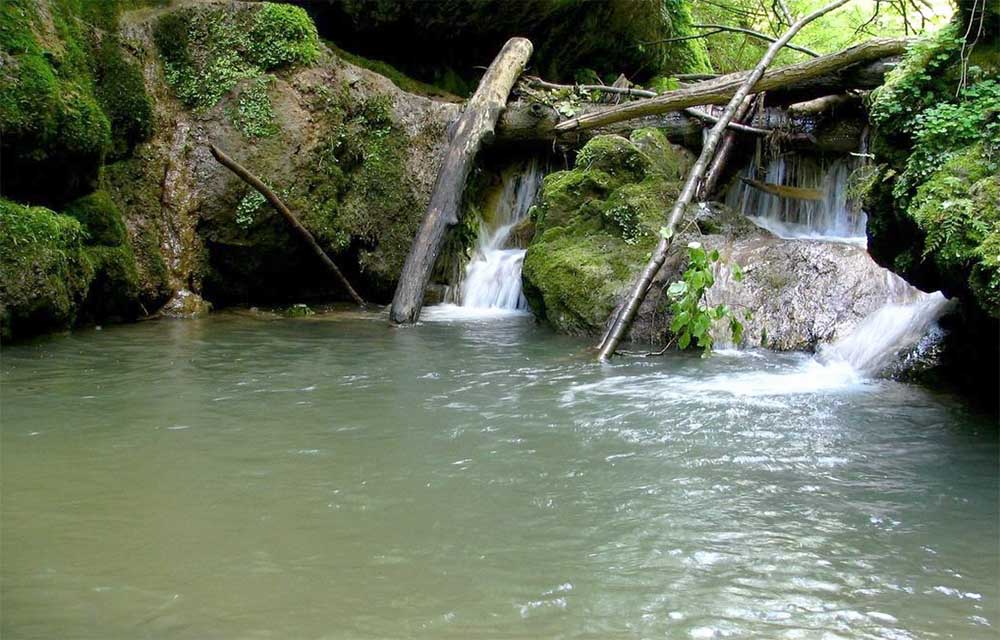Csepegő szikla - Óbánya