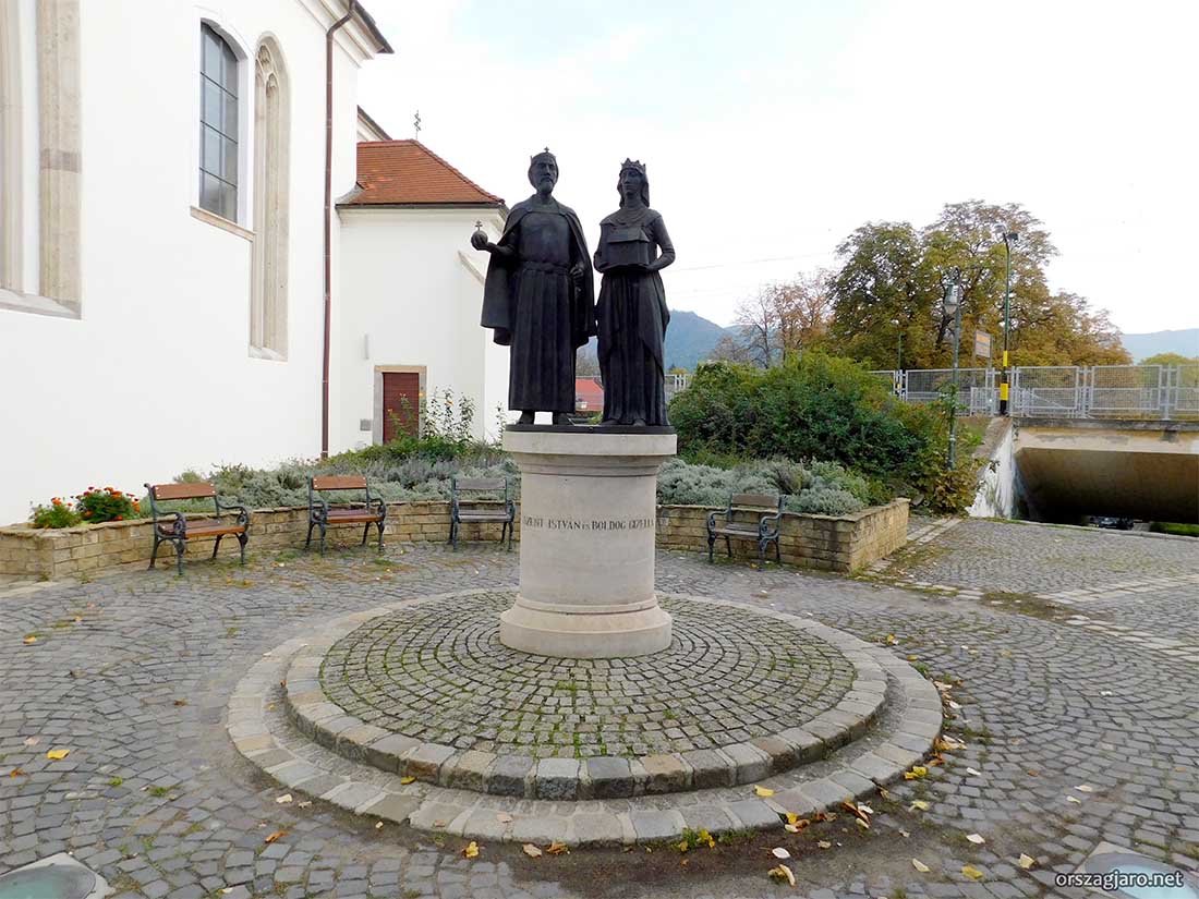 Szent István és Gizella Szobra - Nagymaros