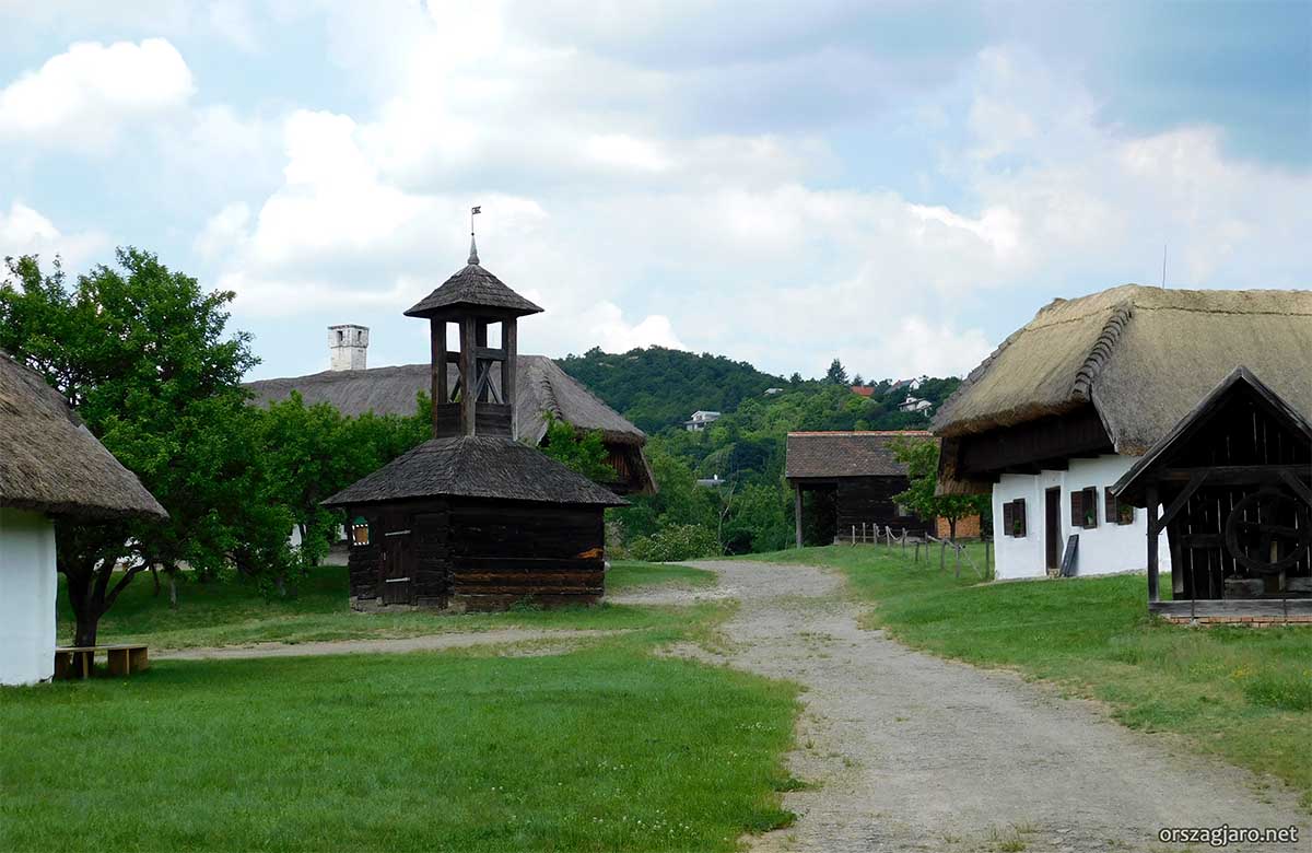 Szentendrei skanzen - Felsőszenterzsébeti harangláb