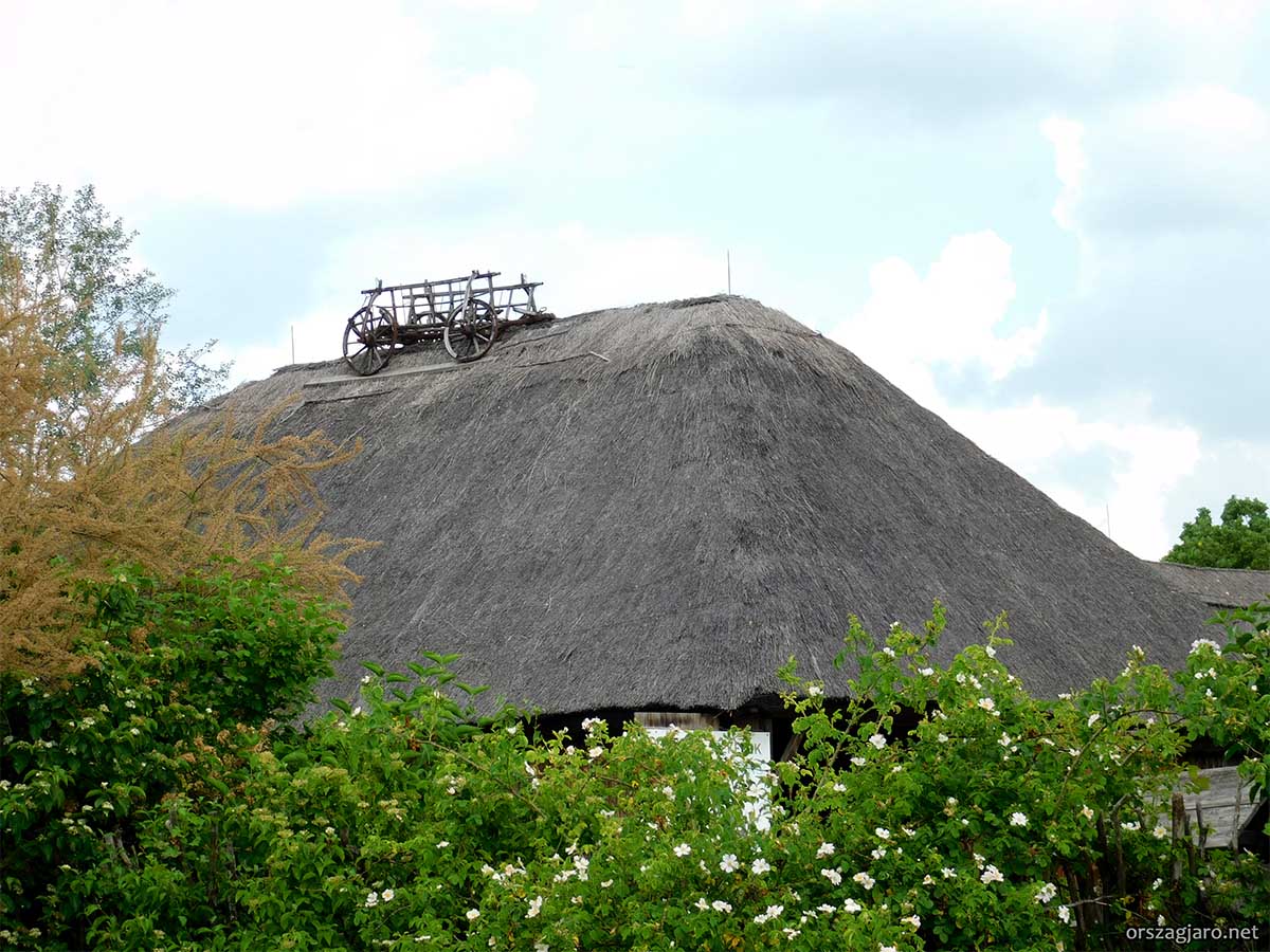 Kocsik és szekerek