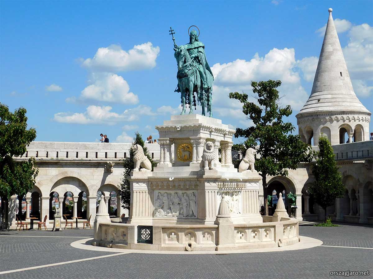 Halászbástya - Szent István szobor
