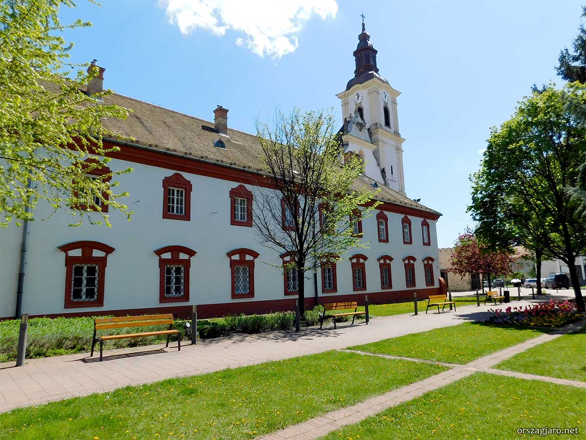 Sarlós Boldogasszony templom - Gyöngyös