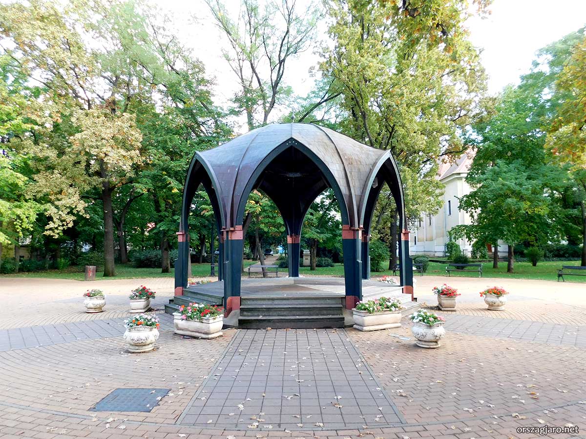 Zenepavilon - Szarvas