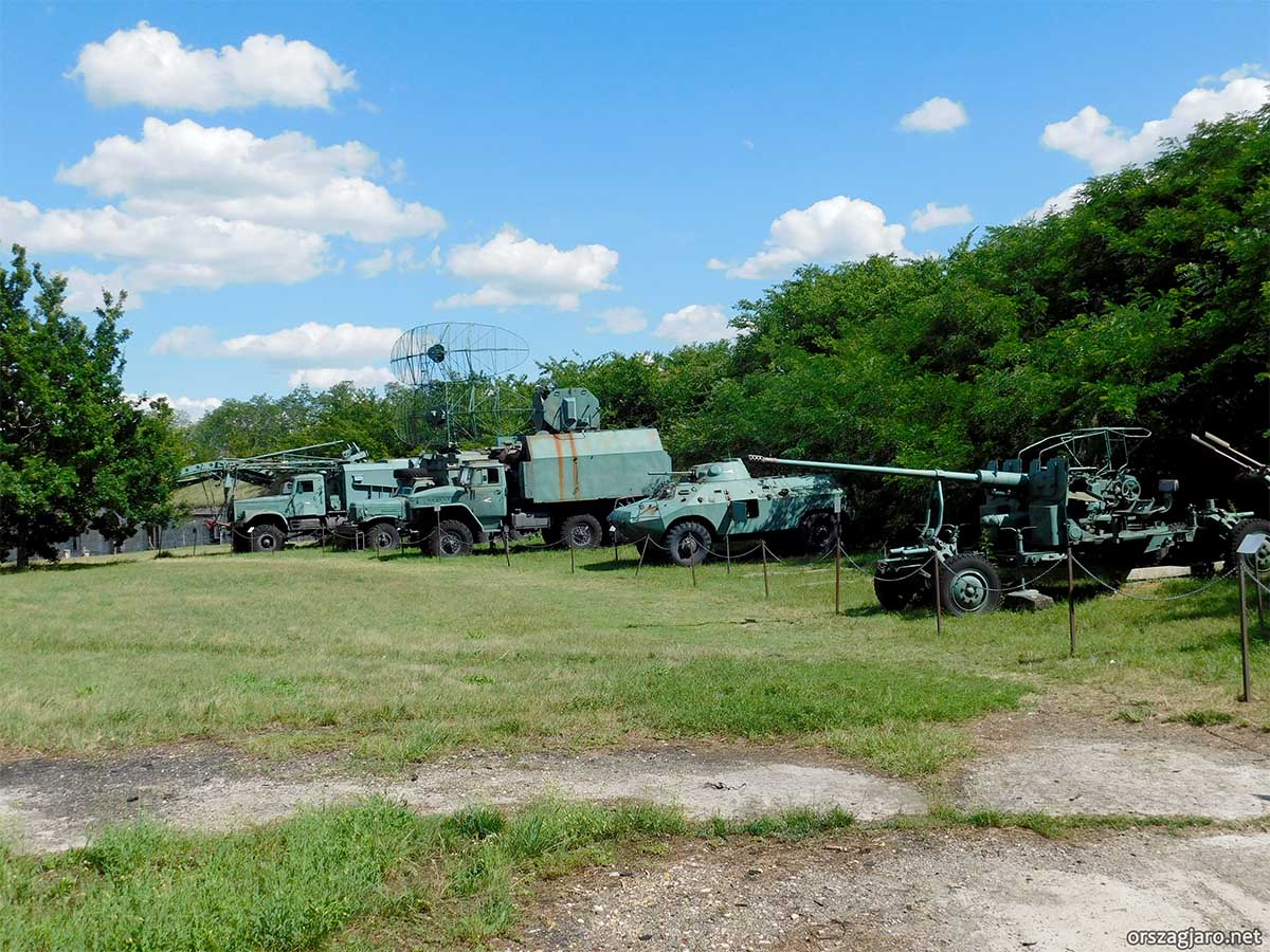 Monostori erőd - haditechnikai park